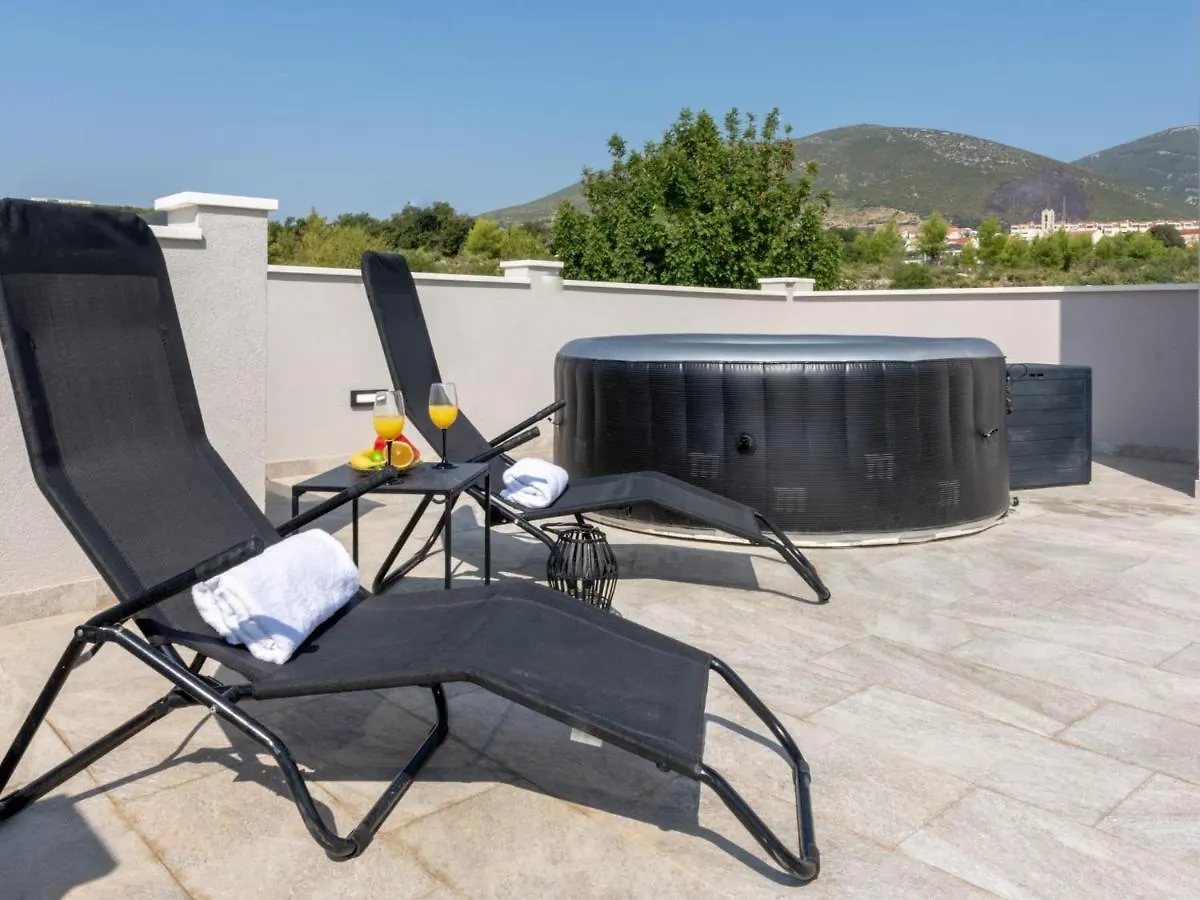 Villa Infinity Kastel Novi