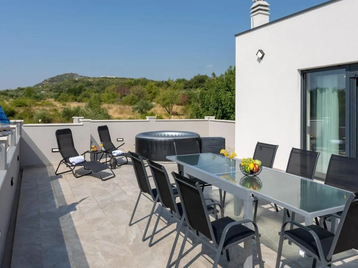 Villa Infinity Kastel Novi Croatia