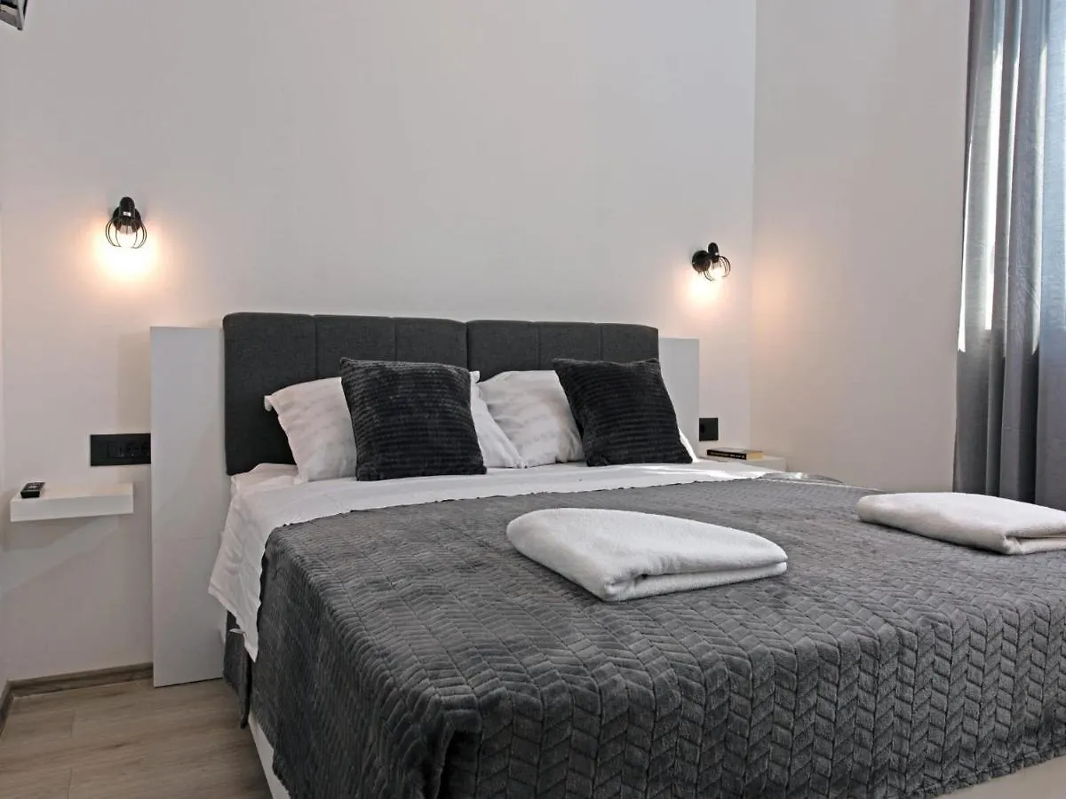 Villa Infinity Kastel Novi 0*,