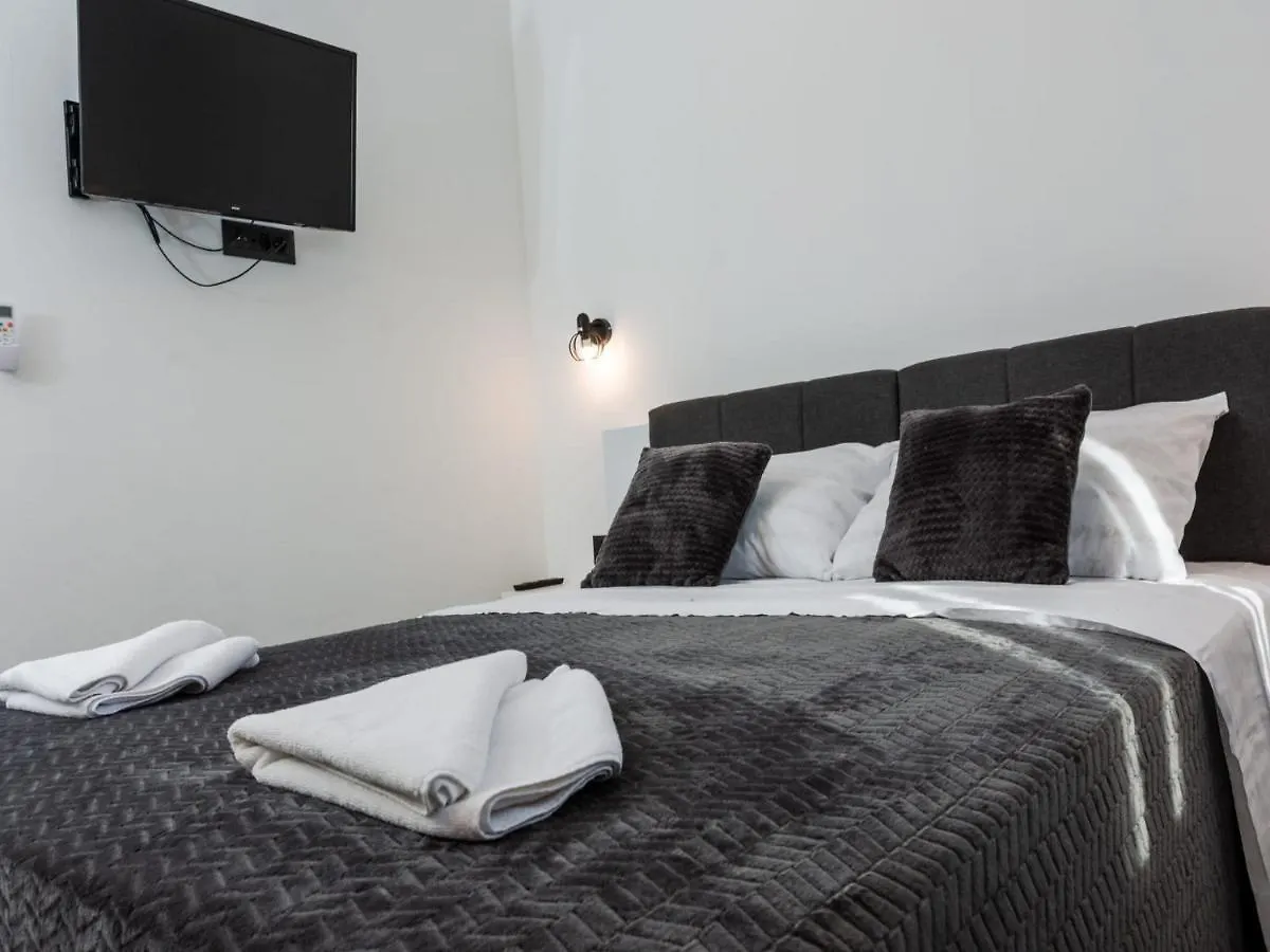 Villa Infinity Kastel Novi 0*,  Croatia