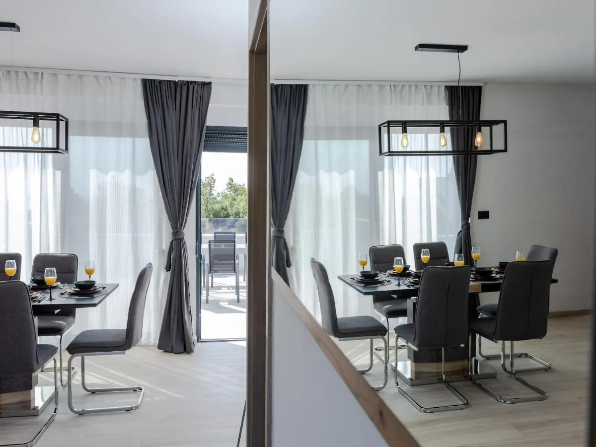 Villa Infinity Kastel Novi